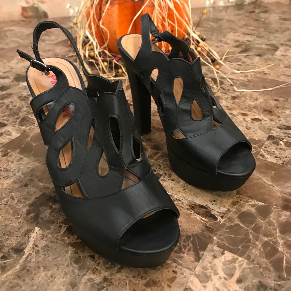 Pink & Pepper Women’s Platform Heels